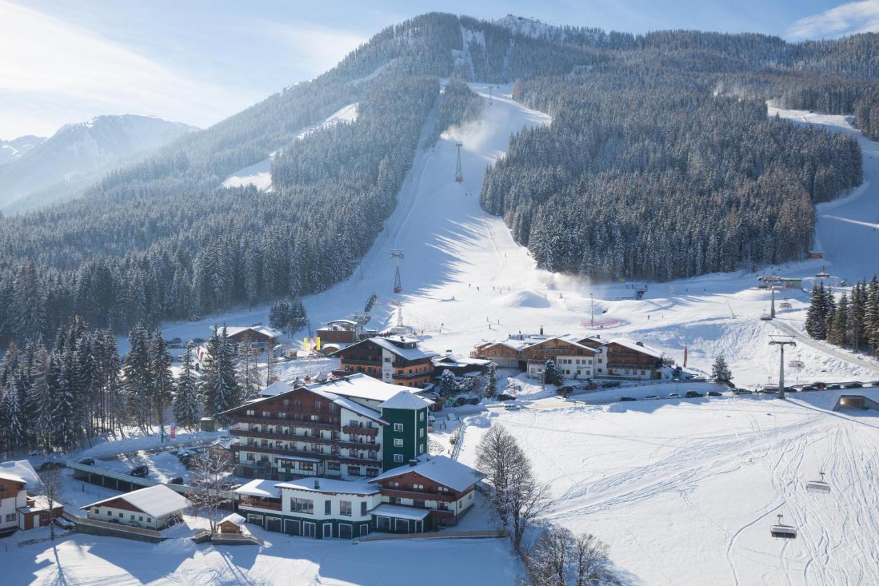 Hotel Waldfrieden Schladming Exterior photo
